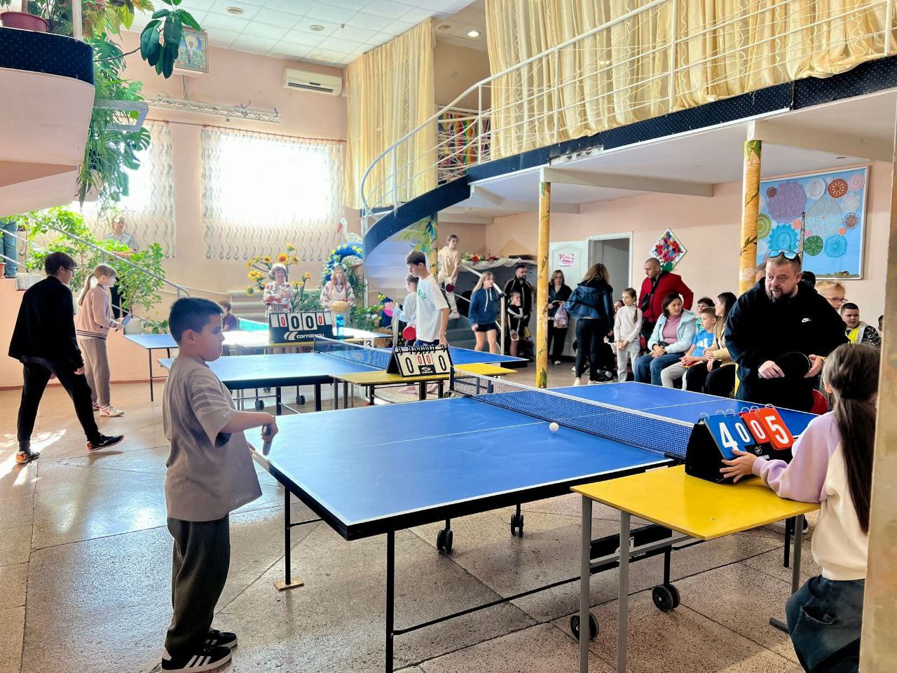 💛💙”ЗОЛОТА ОСІНЬ – 2025″: настільний теніс у Теплодарі об’єднав юних чемпіонів!🏓✨