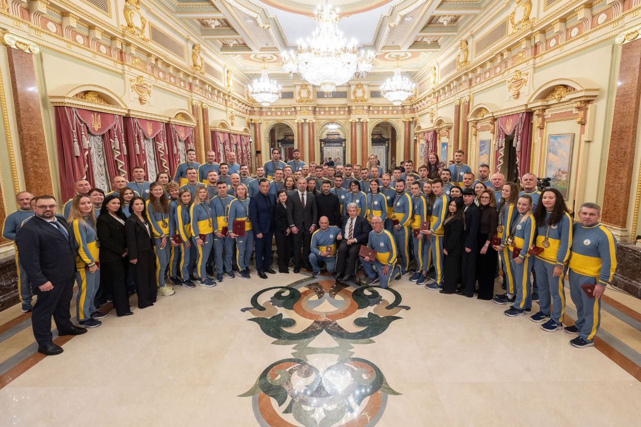 🇺🇦Президент України Володимир Зеленський відзначив спортсменів національної дефлімпійської збірної державними нагородами
