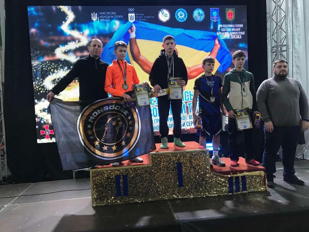 🤼‍♂️Одещина гідно виступила на Відкритому новорічному турнірі з вільної та жіночої боротьби