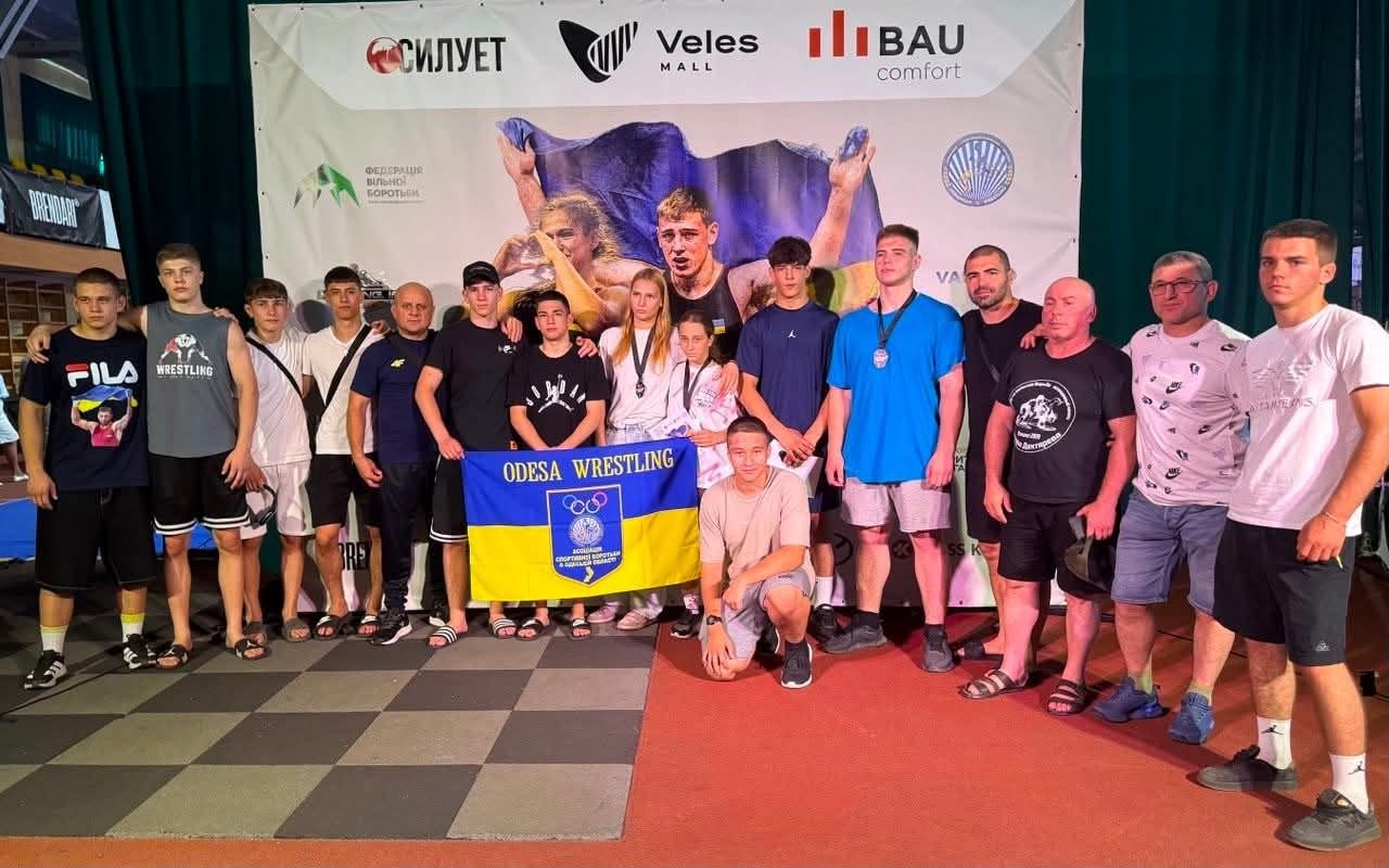 🤼‍♂️🇺🇦Три путівки на Чемпіонат світу: борці Одещини тріумфували на всеукраїнському турнірі U17