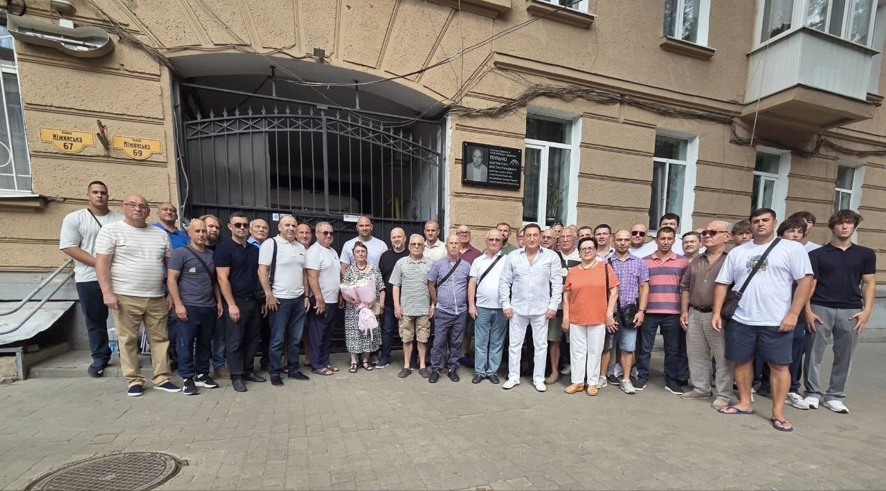 🕯️В Одесі відкрили меморіальну дошку заслуженому тренеру України Костянтину Пульчо