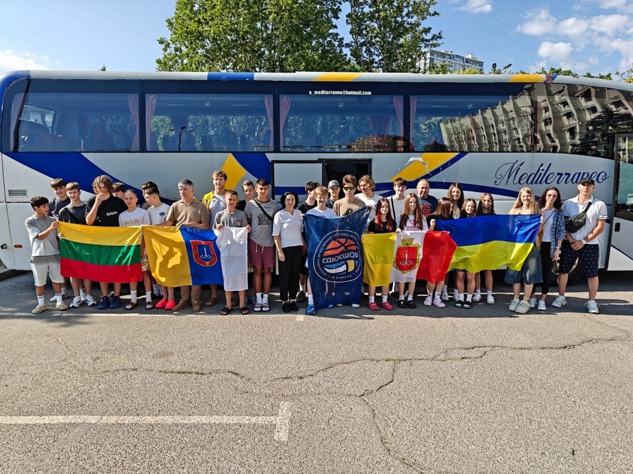 🏀25 юних баскетболістів Одещини вирушили до спортивного кемпу НБА у Литві